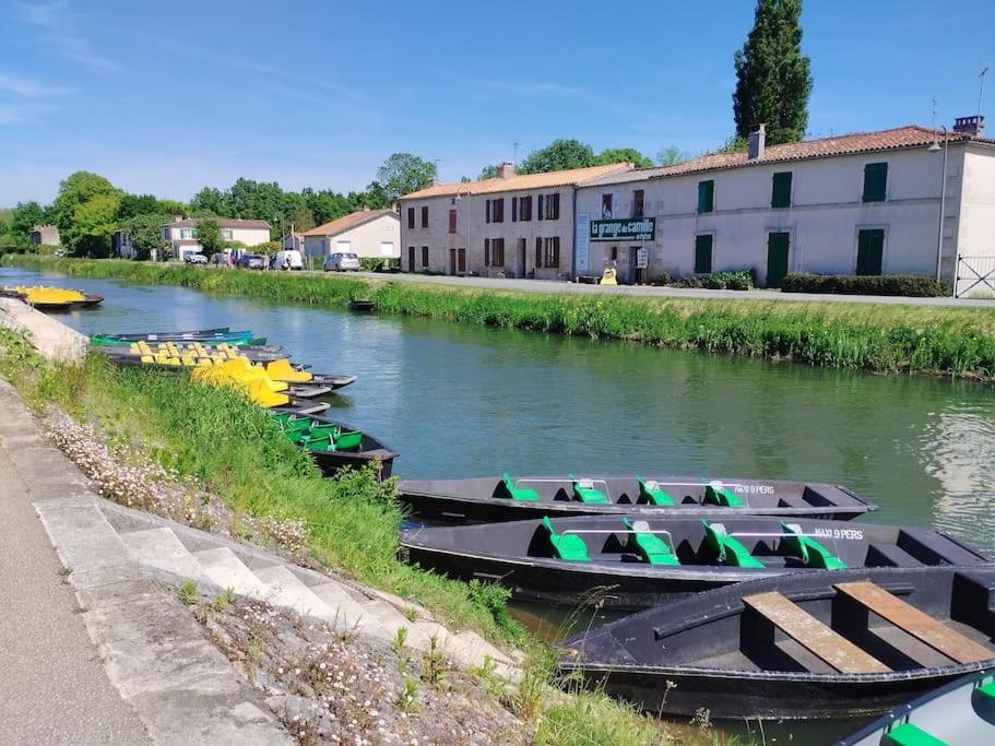 Gite Le Vieux Moulin Sansais Екстер'єр фото